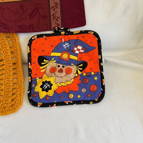 Set Of Fall Linens: Woven Burgundy Table Runner Yellow Crochet Placemat & Hallow - Picture 2 of 4